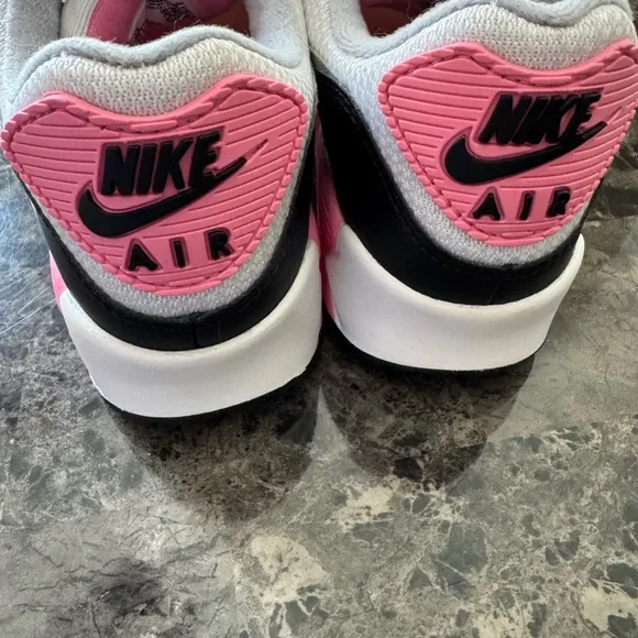 LIKE NEW‼️‼️
Nike Women's Air Max Sneakers - Gray and Pink - Picture 5 of 8